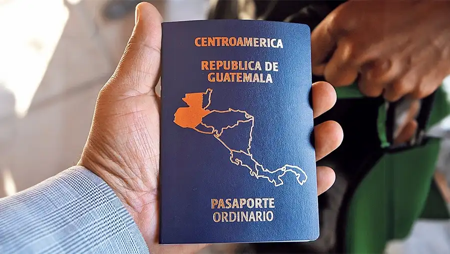 Imagen del pasaporte Guatemalteco, aquí encontrarás los pasos y tramites para generarlos.
